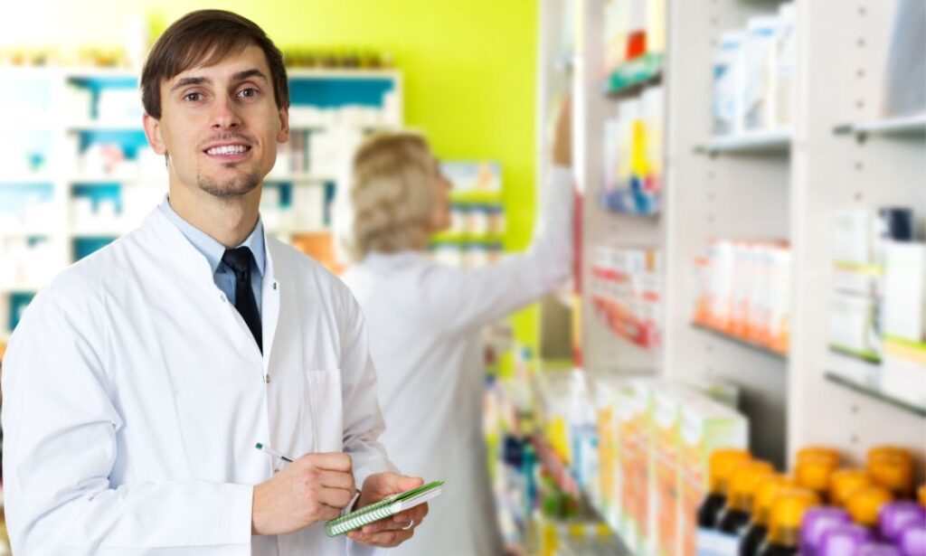 How Much Does a Pharmacy Technician Earn in the UK? Full Salary Guide